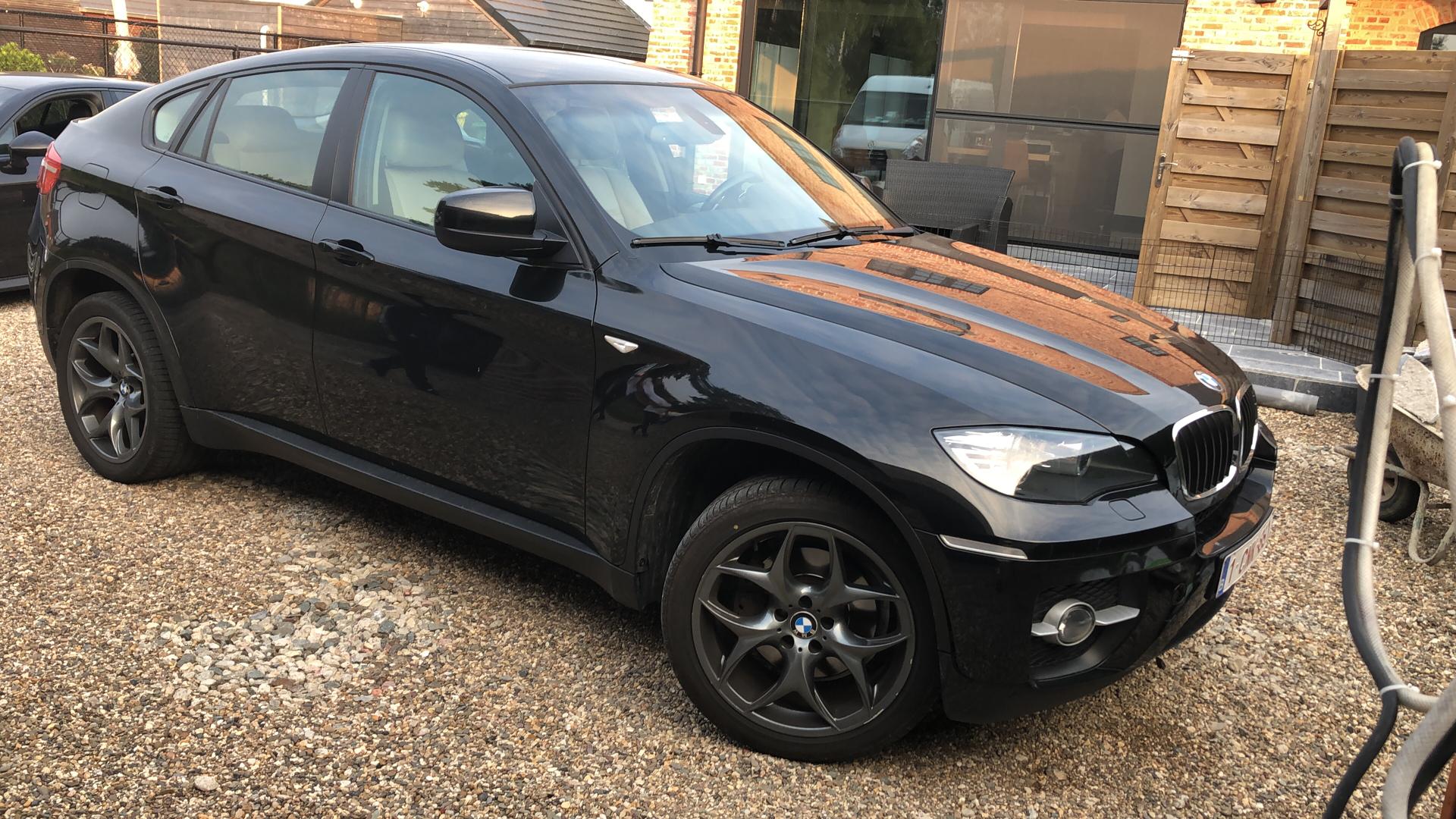 37018902-8a84-4d79-b879-736e760113b2